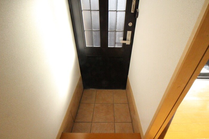 物件内観写真14　(玄関)