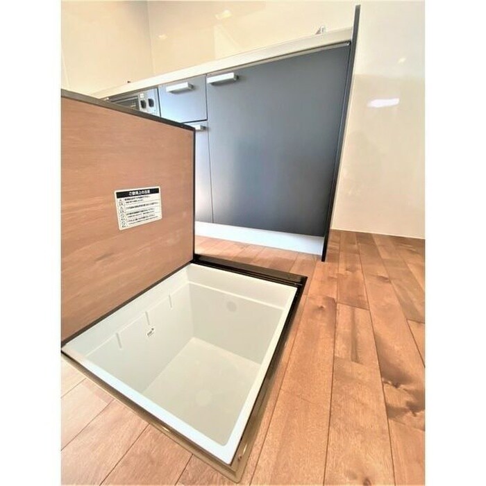 物件内観写真12　(収納)