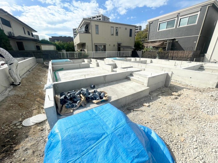 物件外観写真4　(建築中)