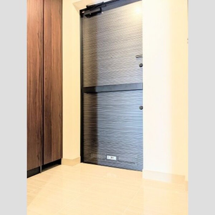 物件内観写真9　(玄関)