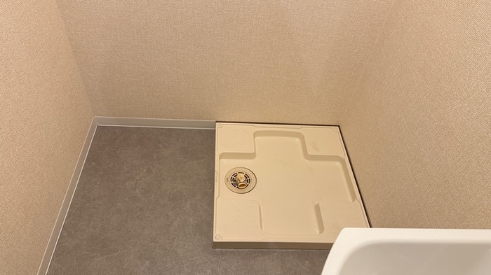 物件内観写真12　(洗濯機置場)