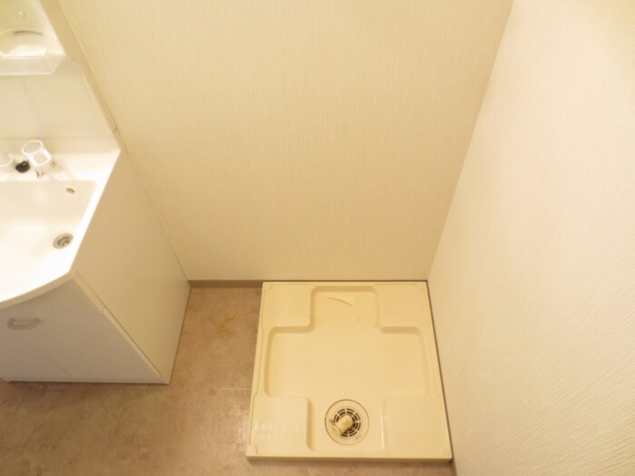 物件内観写真13　(洗濯機置場)