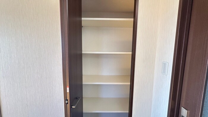 物件内観写真13　(収納)