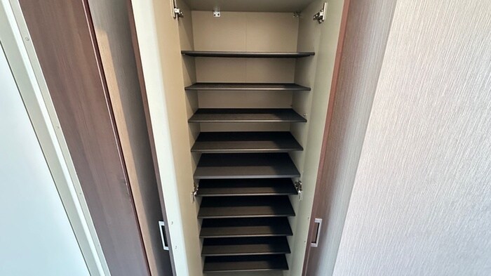 物件内観写真15　(靴箱)