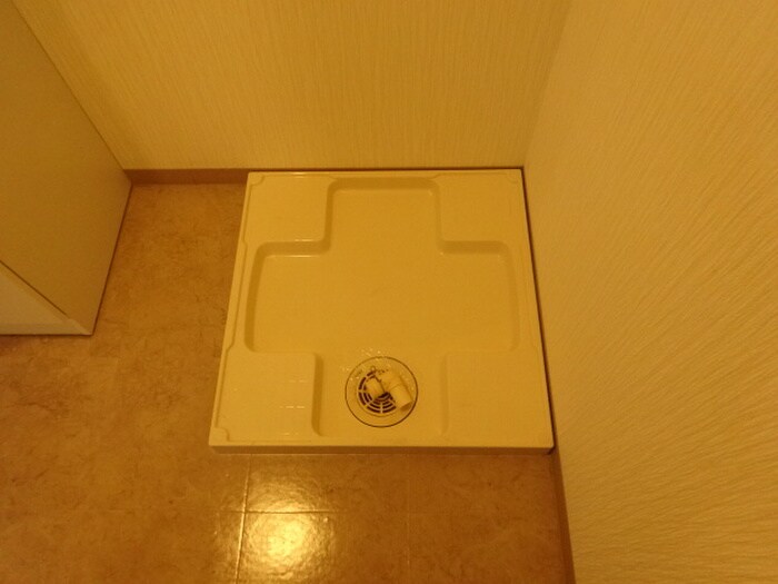 物件内観写真18　(洗濯機置場)