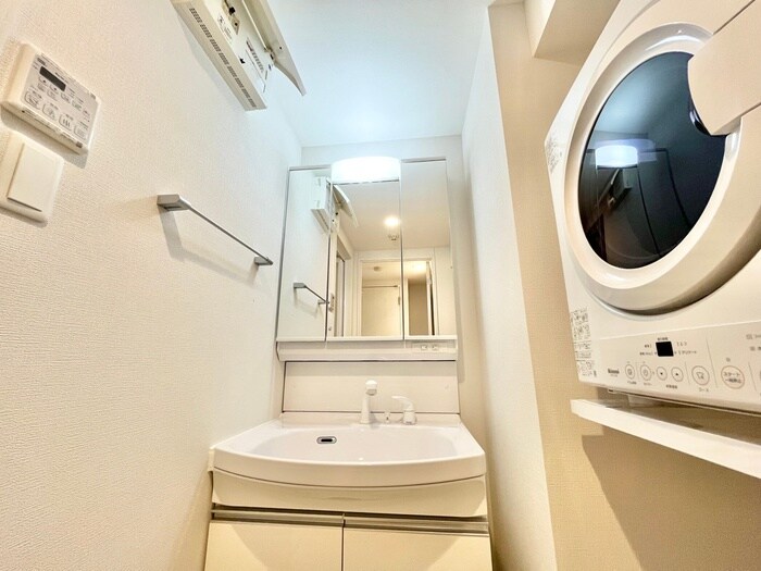 物件内観写真8　(洗面)