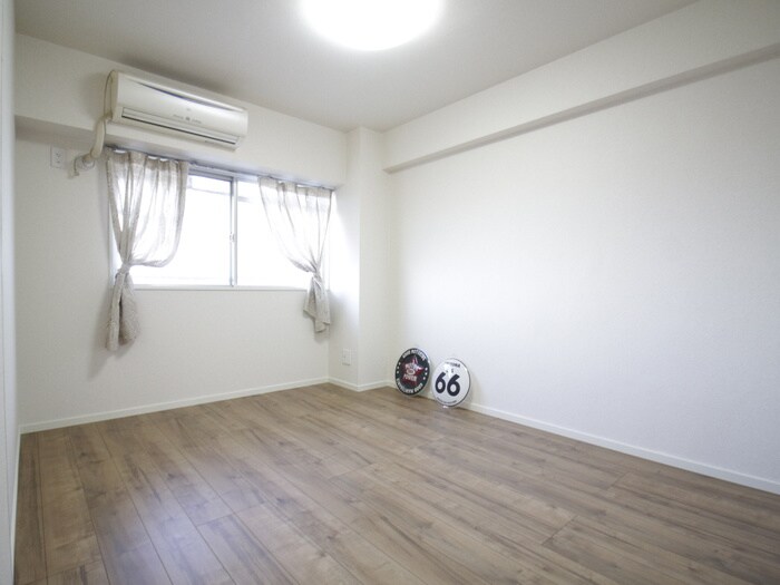 物件内観写真9　(居室)