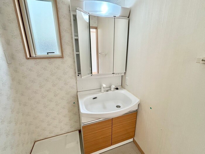 物件内観写真11　(洗面)