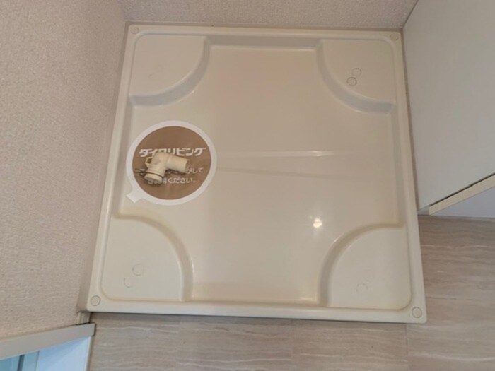 物件内観写真10　(洗濯機置場)