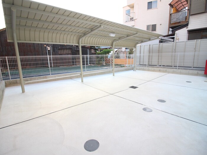 物件外観写真6　(駐輪場)