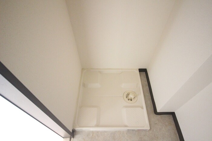 物件内観写真12　(洗濯機置場)