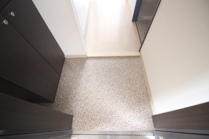 物件内観写真16　(玄関)