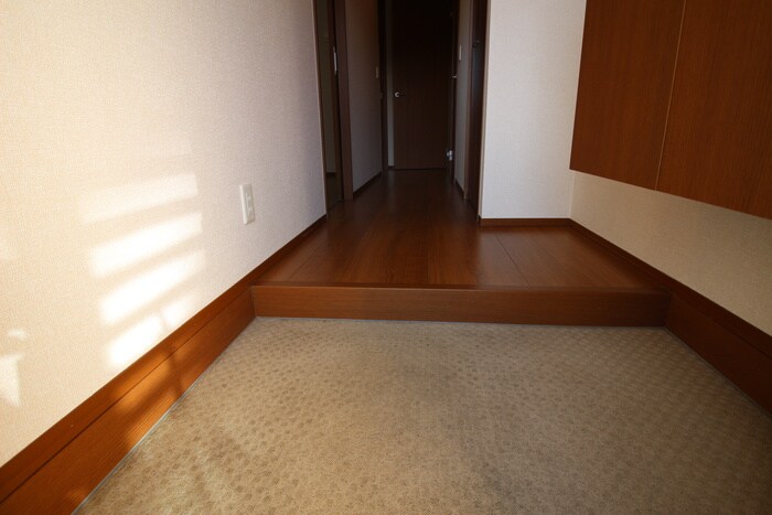 物件内観写真7　(玄関)
