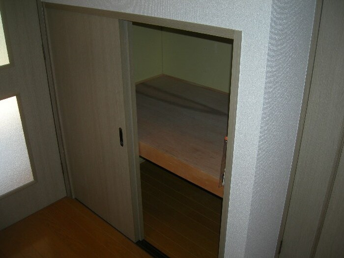 物件内観写真12　(収納)