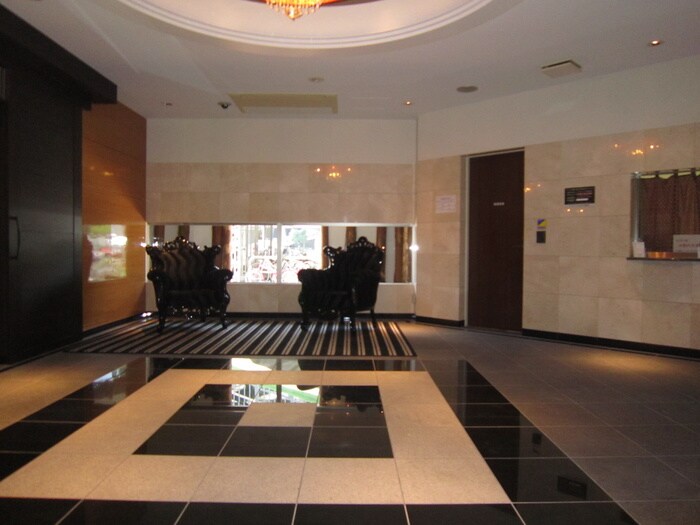 物件外観写真4　(エントランス部分)