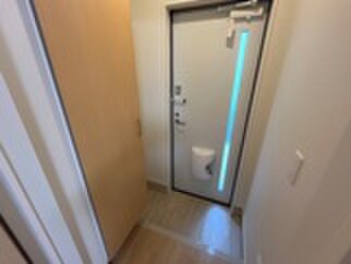 物件内観写真6　(玄関)