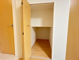 物件内観写真7　(収納)