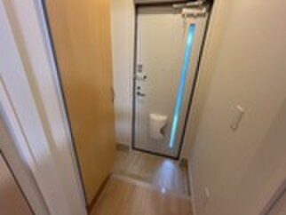 物件内観写真13　(玄関)