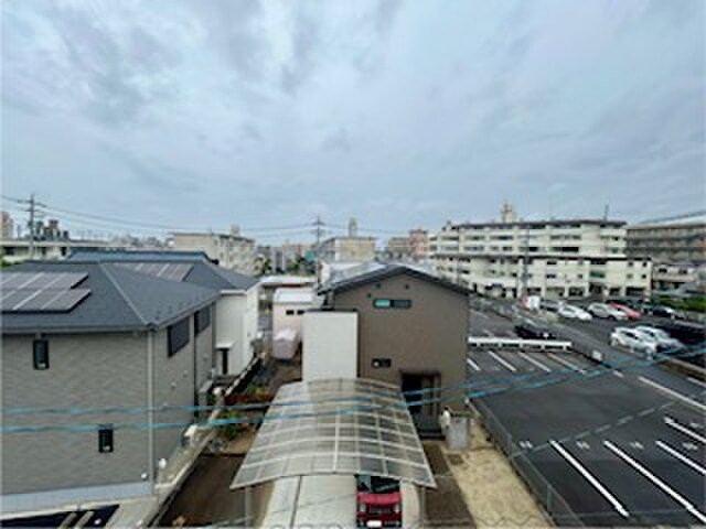 物件内観写真16　(室内からの展望)