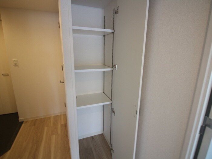 物件内観写真10　(収納)