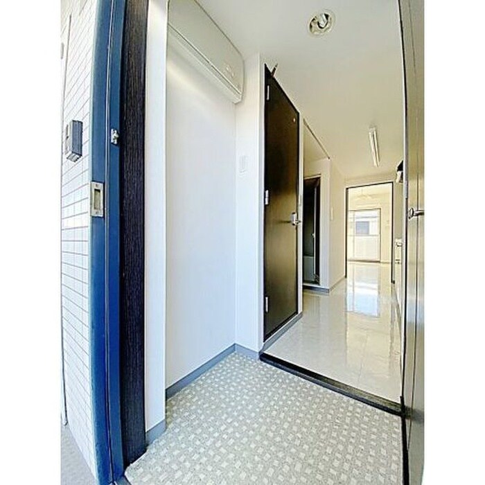 物件内観写真10　(玄関)