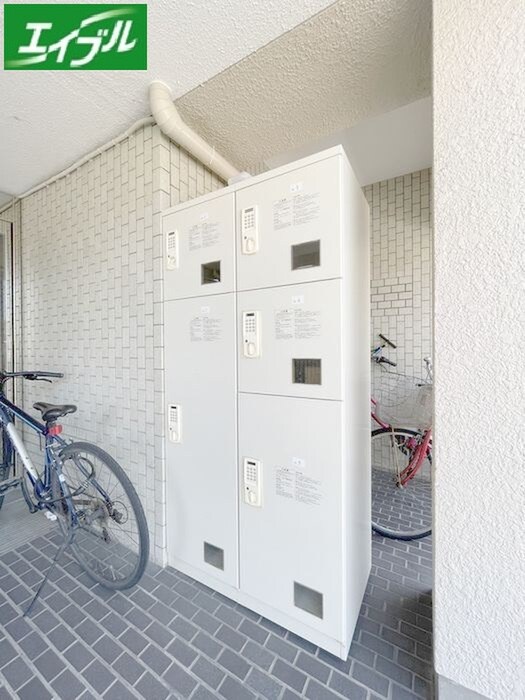 物件外観写真3　(駐車場)