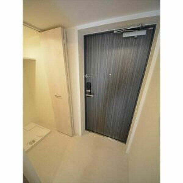 物件内観写真14　(玄関)