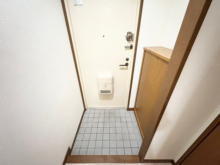 物件内観写真13　(玄関)