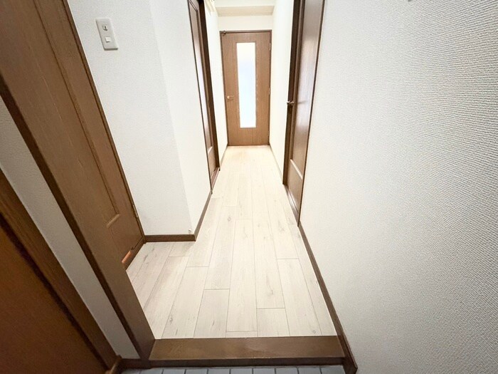 物件内観写真15　(廊下)