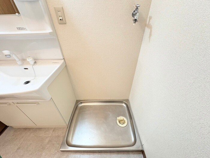 物件内観写真17　(洗濯機置場)