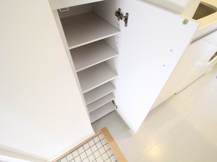 物件内観写真8　(靴箱)