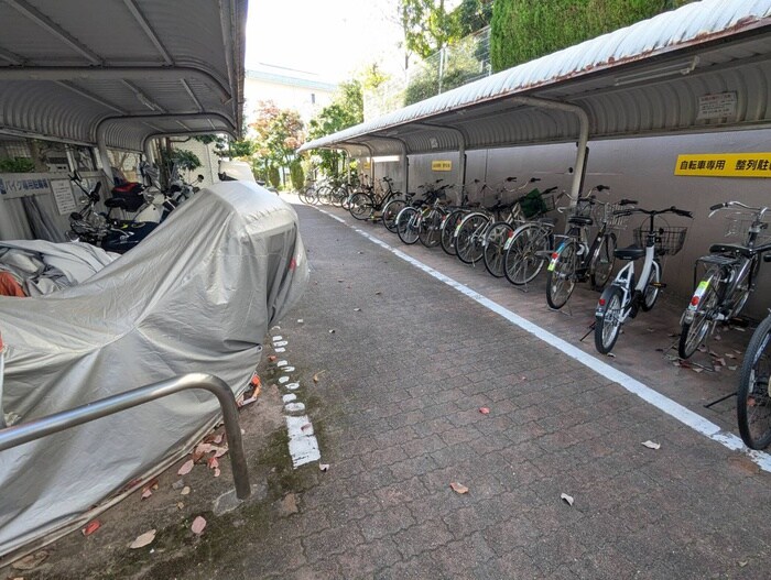 物件外観写真6　(駐輪場)