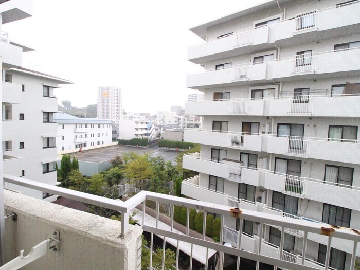 物件内観写真16　(室内からの展望)