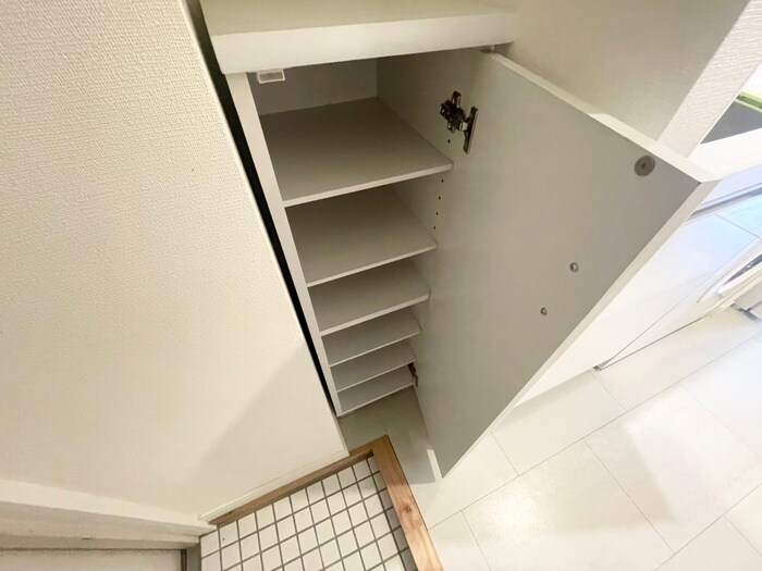 物件内観写真18　(靴箱)