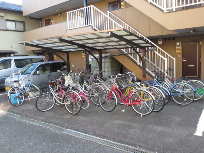 物件外観写真3　(駐輪場)