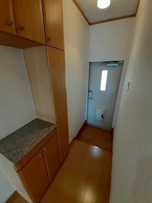 物件内観写真11　(玄関)