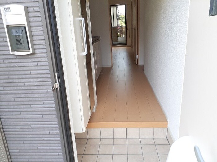 物件内観写真7　(靴箱)