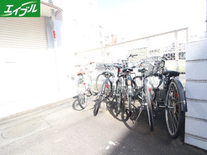 物件外観写真6　(駐輪場)