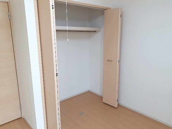 物件内観写真12　(収納)