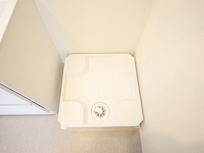 物件内観写真14　(洗濯機置場)