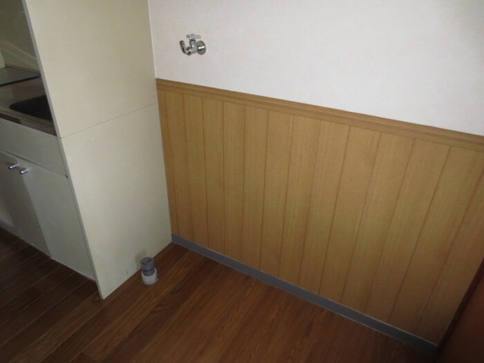 物件内観写真11　(洗濯機置場)