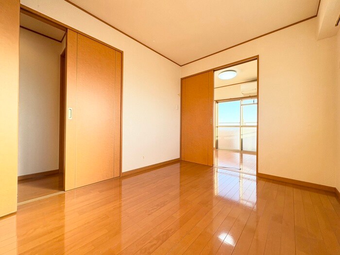 物件内観写真9　(居室)