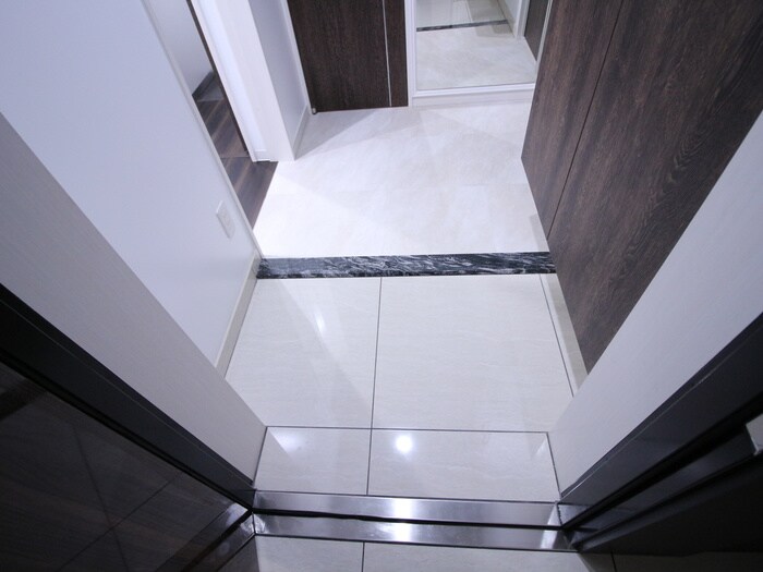 物件内観写真15　(玄関)