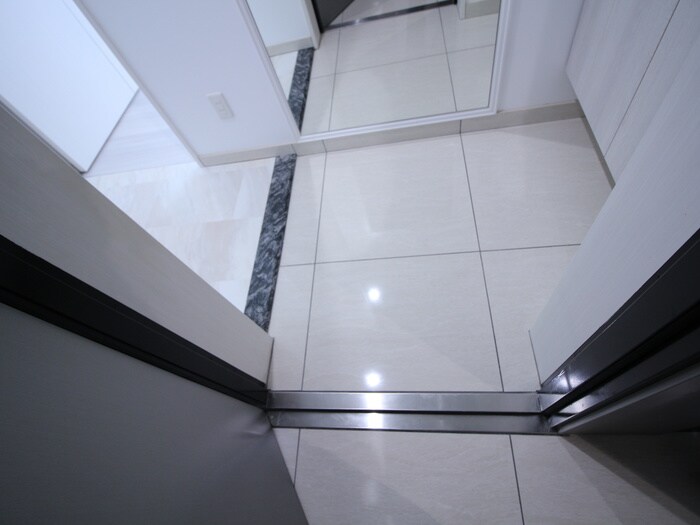 物件内観写真18　(玄関)