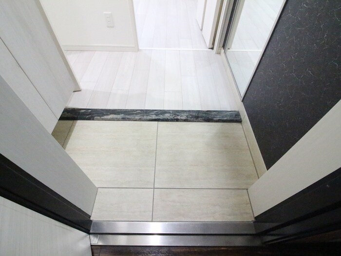 物件内観写真19　(玄関)