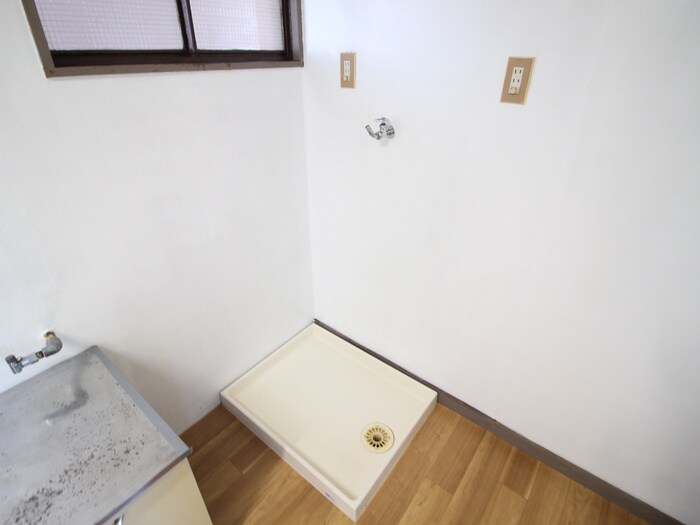 物件内観写真15　(洗濯機置場)