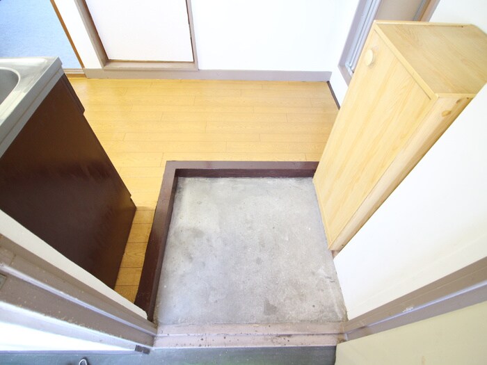 物件内観写真18　(玄関)