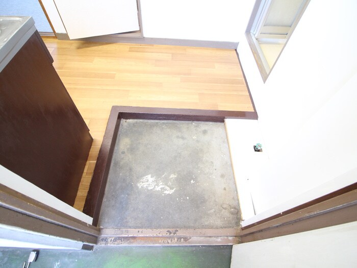 物件内観写真18　(玄関)