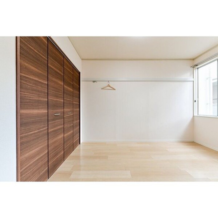 物件内観写真4　(居室)