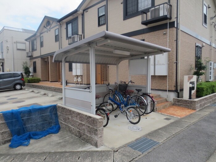 物件外観写真3　(駐輪場)
